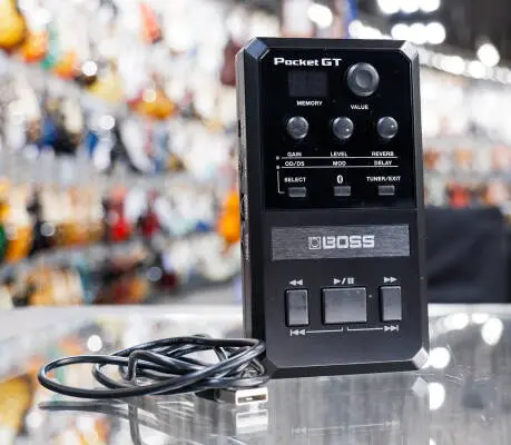 BOSS - Pocket GT Pocket Effects Processor and Practice Companion